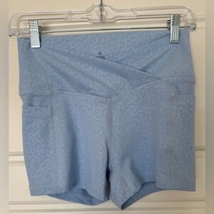 Curves N Combat Boots‎ Biker Shorts Lt Blue Leopard Size S Pockets 3” Inseam